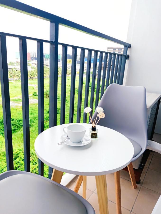 Shore 2 Residences 1Br Deluxe Room In Moa Complex マニラ市 エクステリア 写真