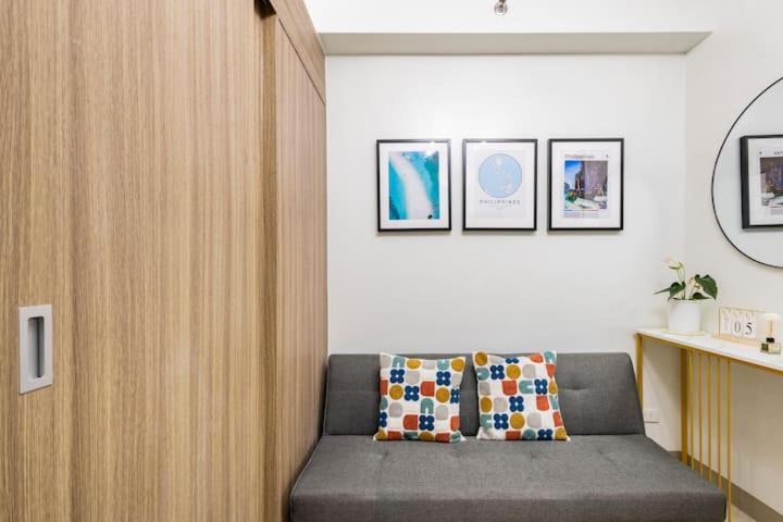 Shore 2 Residences 1Br Deluxe Room In Moa Complex マニラ市 エクステリア 写真