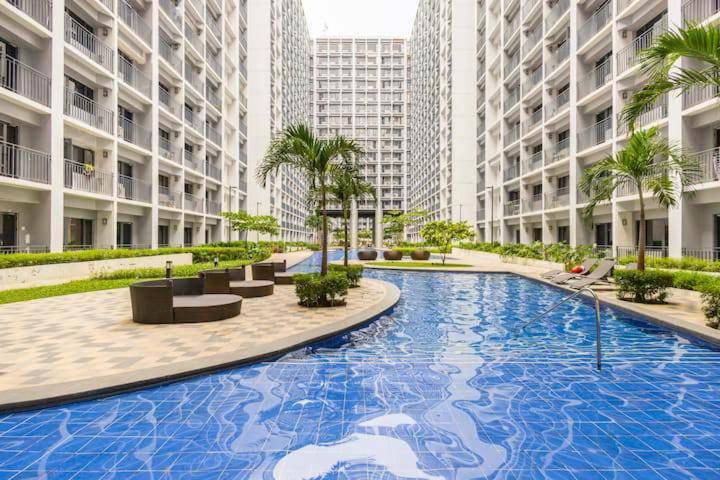 Shore 2 Residences 1Br Deluxe Room In Moa Complex マニラ市 エクステリア 写真