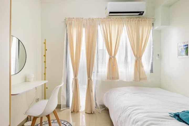 Shore 2 Residences 1Br Deluxe Room In Moa Complex マニラ市 エクステリア 写真