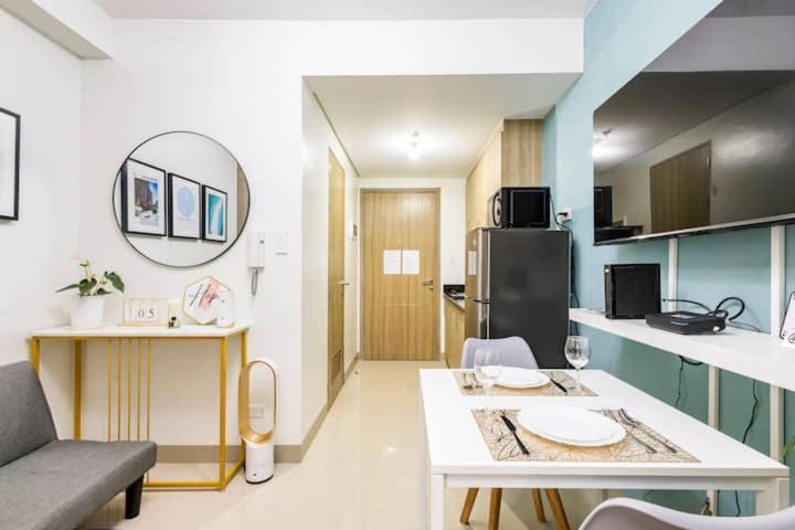 Shore 2 Residences 1Br Deluxe Room In Moa Complex マニラ市 エクステリア 写真
