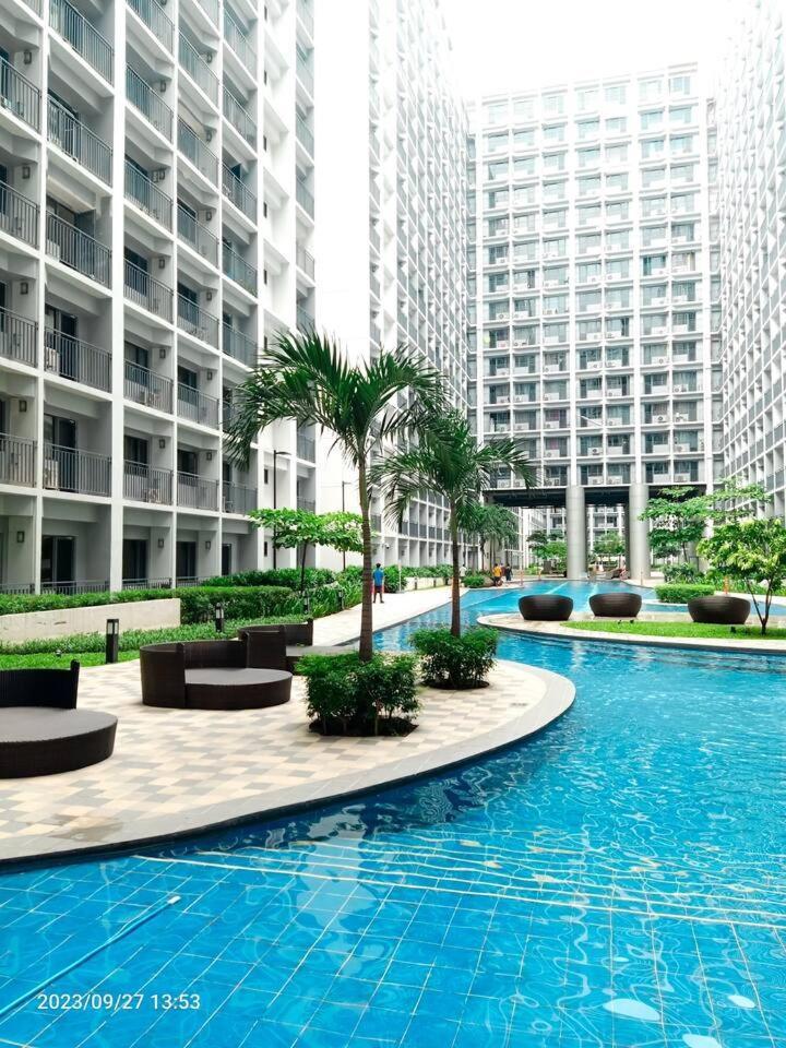 Shore 2 Residences 1Br Deluxe Room In Moa Complex マニラ市 エクステリア 写真